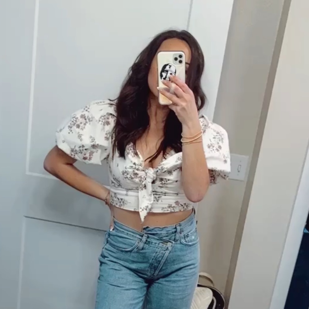Puff sleeve crop top